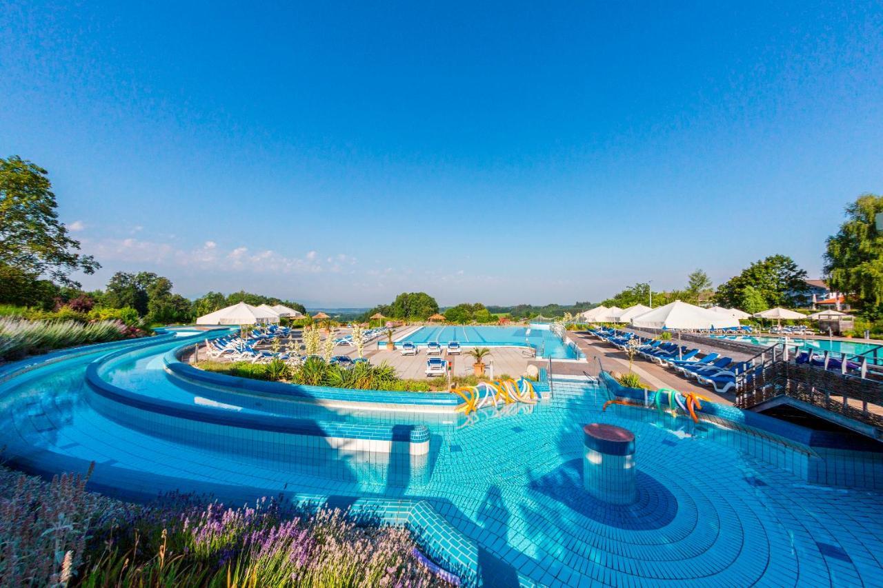 Stroebinger Hof - Therme Wellness Resort Bad Endorf Exterior photo